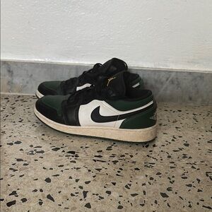 Nike Men's Black and Green Sneakers